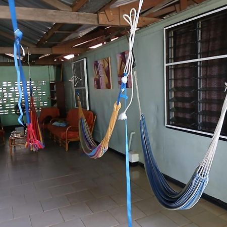 Unu Pikin Guesthouse باراماريبو المظهر الخارجي الصورة