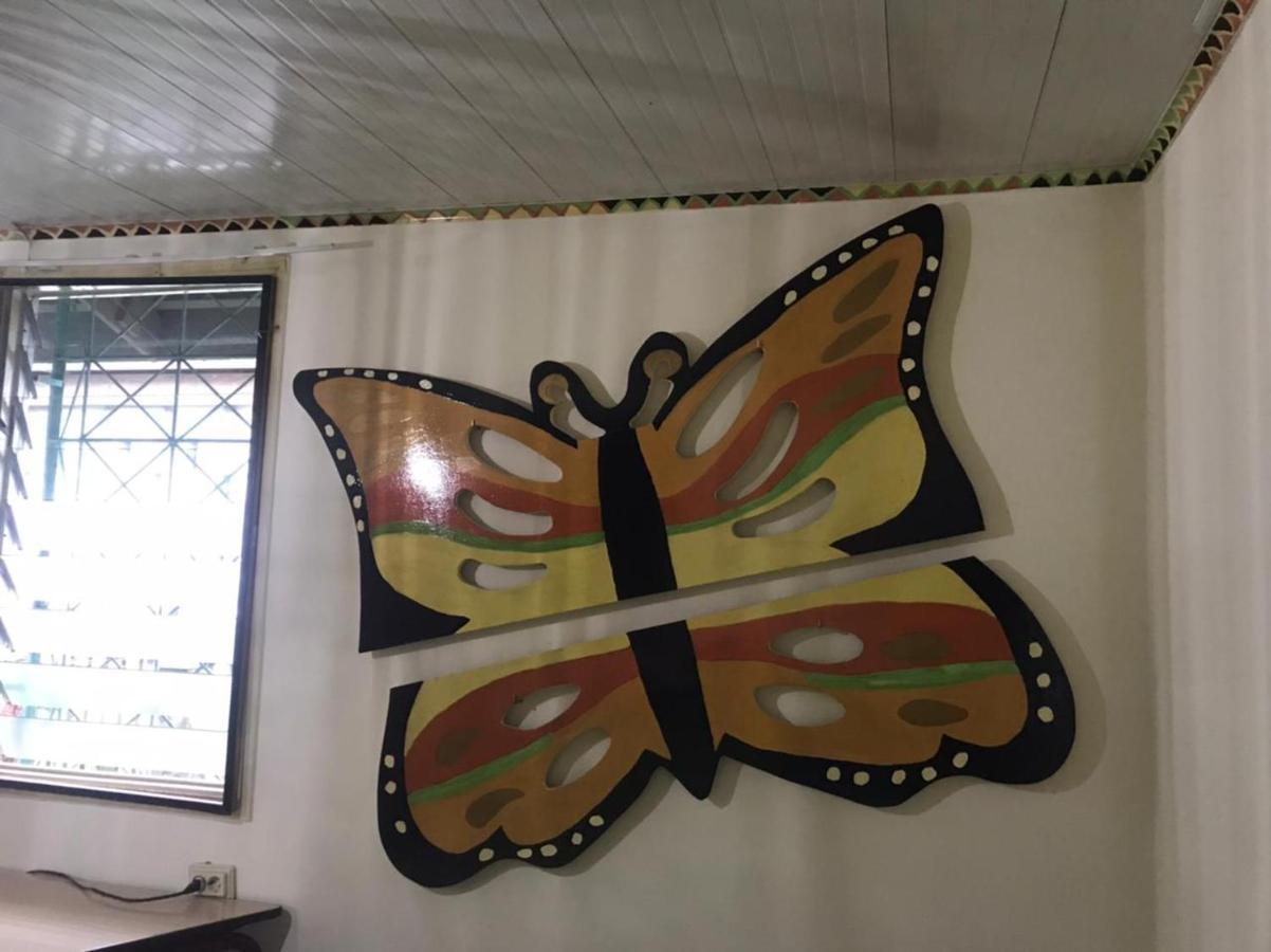 Unu Pikin Guesthouse باراماريبو المظهر الخارجي الصورة