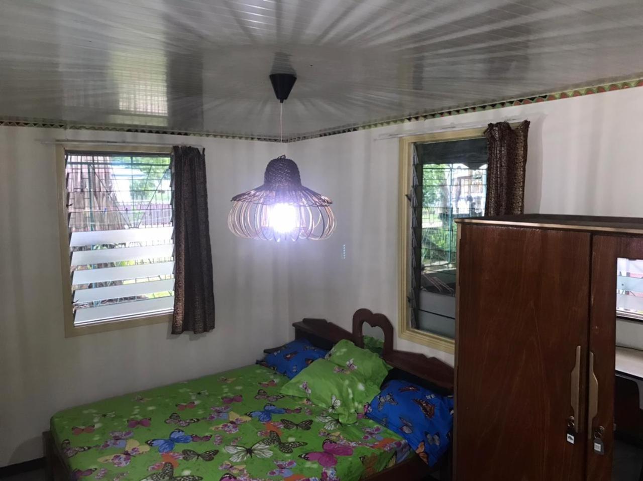 Unu Pikin Guesthouse باراماريبو الغرفة الصورة