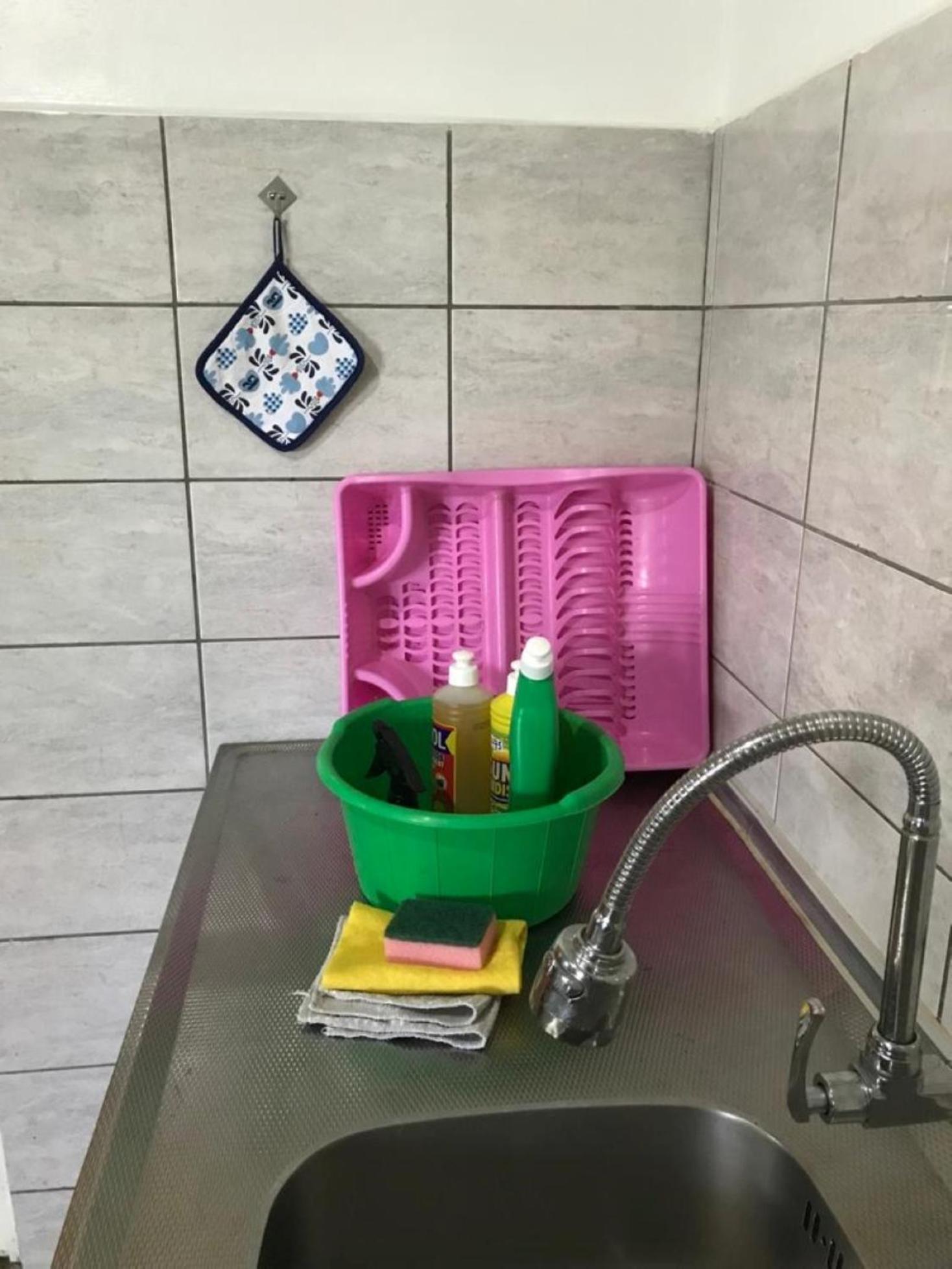 Unu Pikin Guesthouse باراماريبو الغرفة الصورة