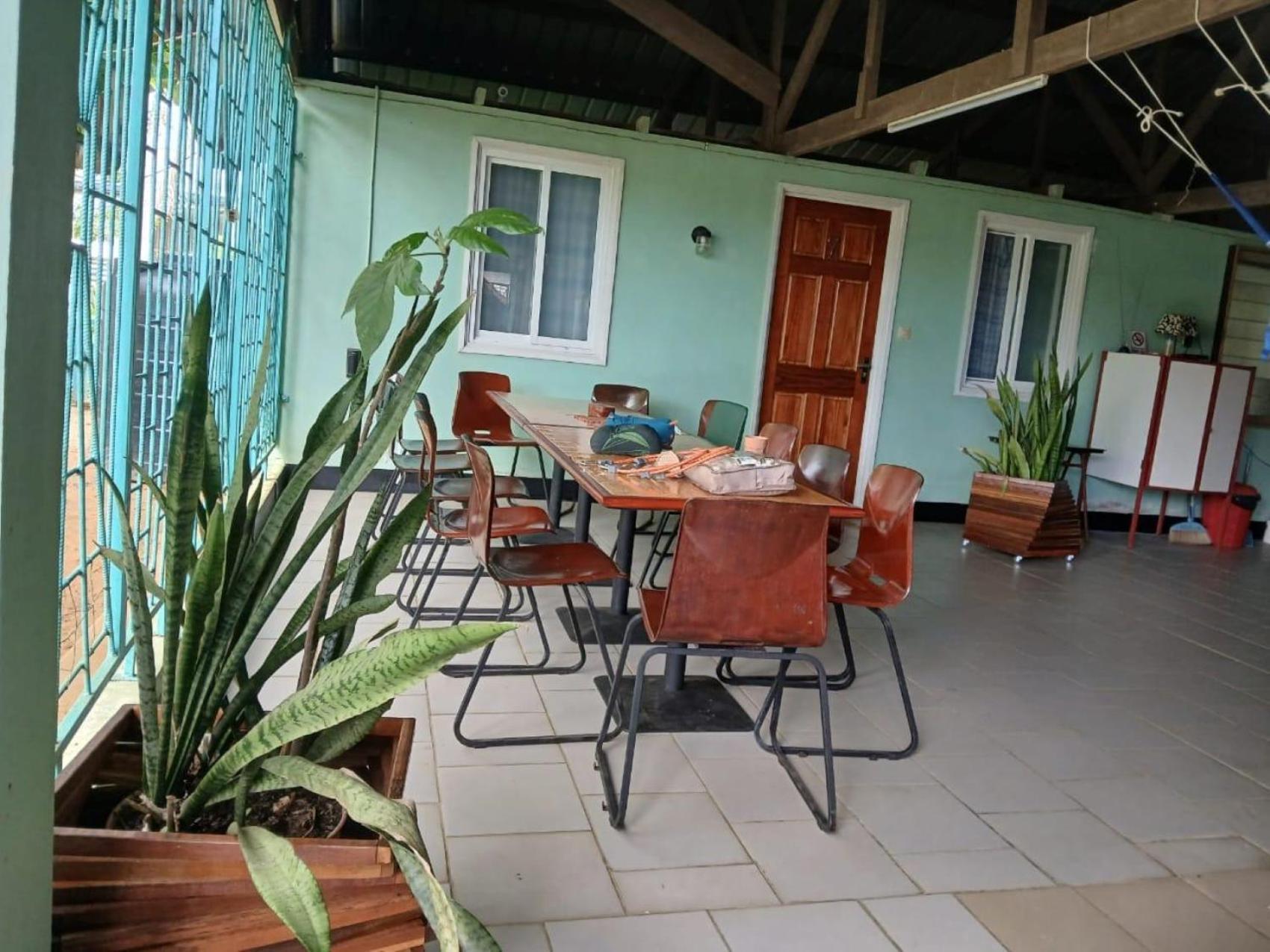 Unu Pikin Guesthouse باراماريبو المظهر الخارجي الصورة